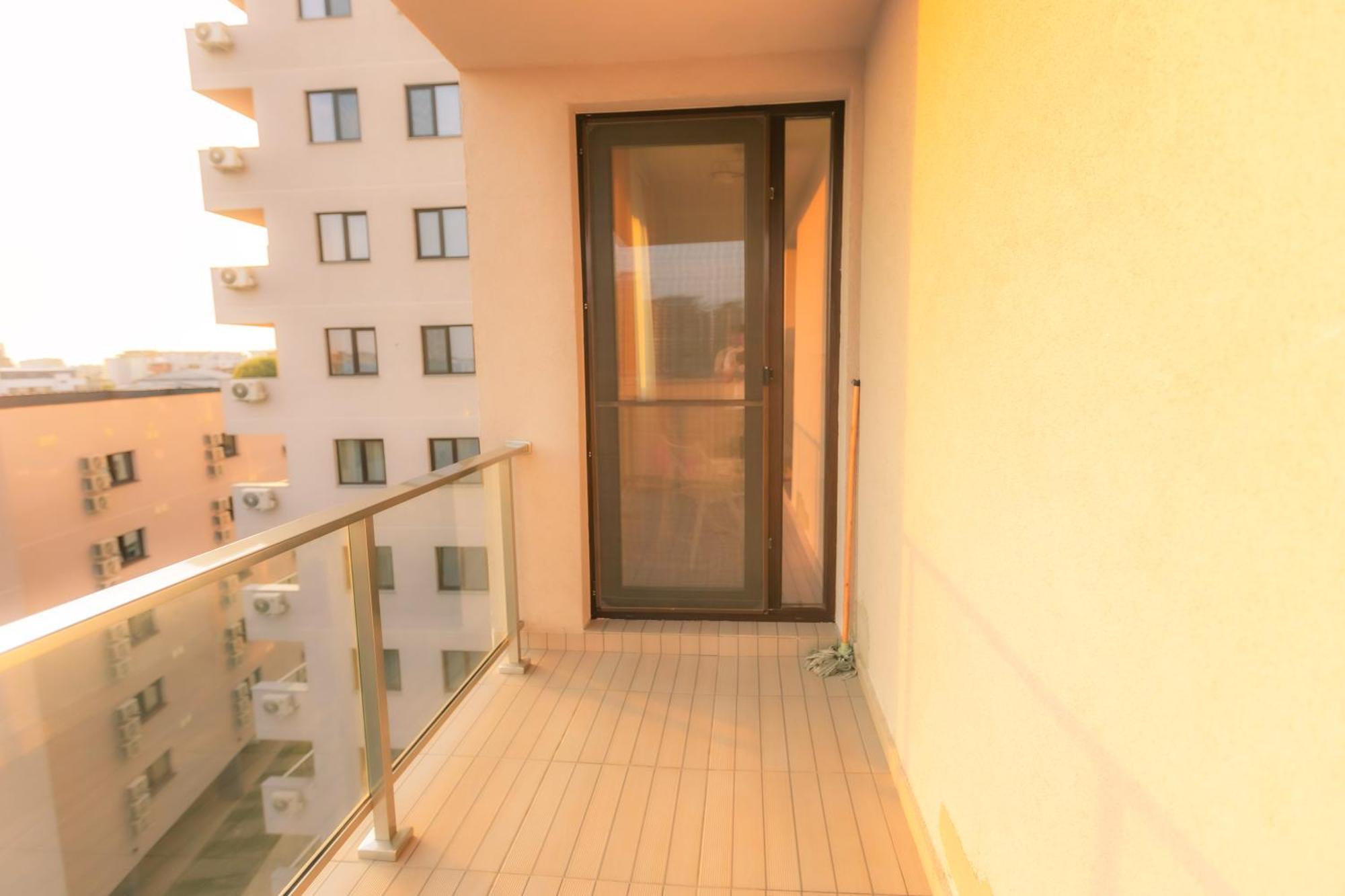 Sunset Apartment - Central Apt With Rooftop Garden Bucharest Exterior photo